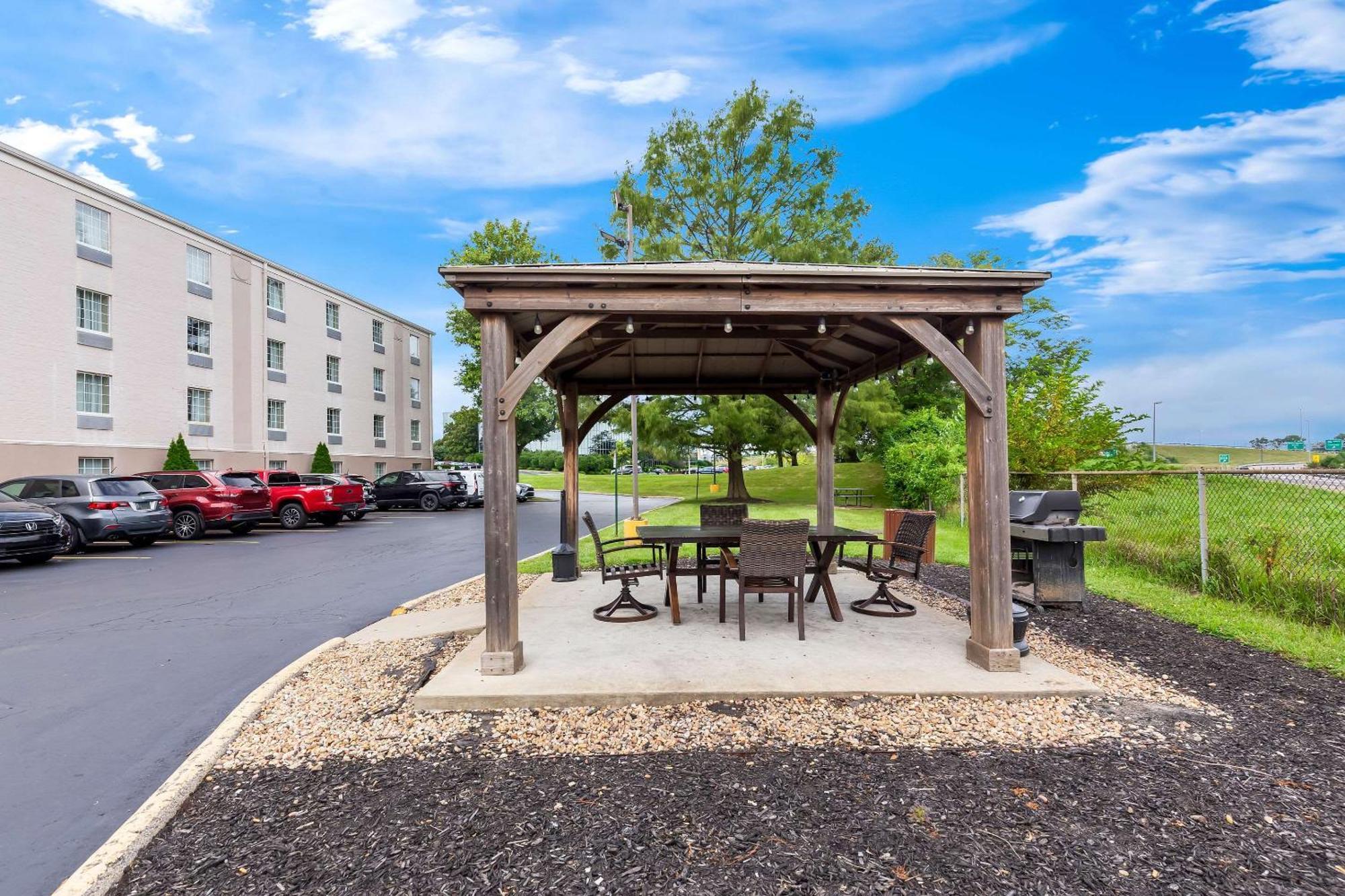 Comfort Inn St Louis - Westport Event Center Maryland Heights Exterior foto